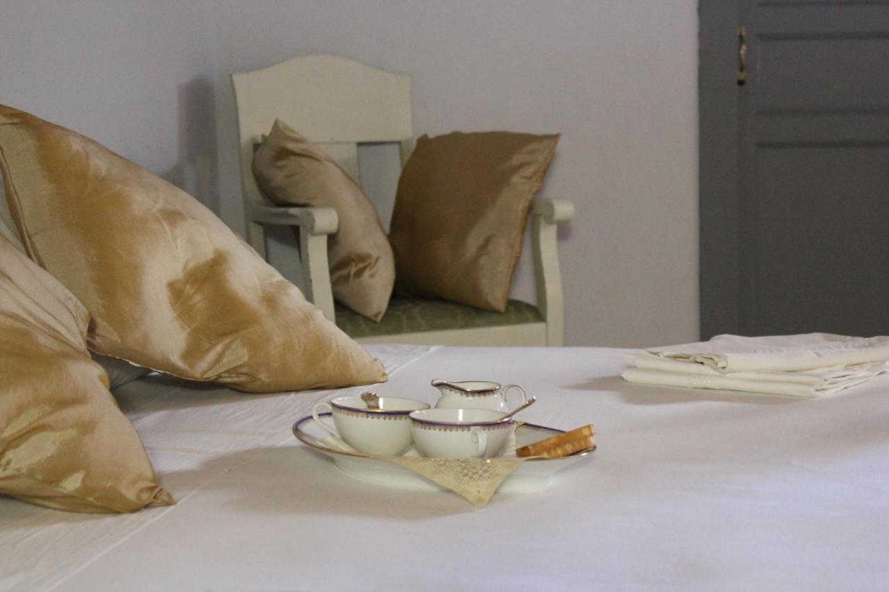 شقة Palazzo Geremia - Le Dimore Dell'Antiquario أتشيريالي المظهر الخارجي الصورة